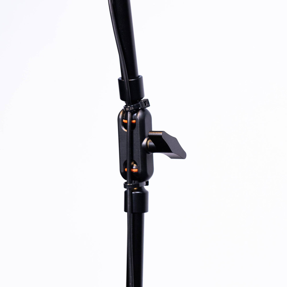 SimSportGadget Hue Play Bar 32-inch premium aluminum metal mount for versatile, secure lighting setup.